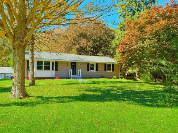 11a/11b Pond Circle, Westbrook, CT 06498