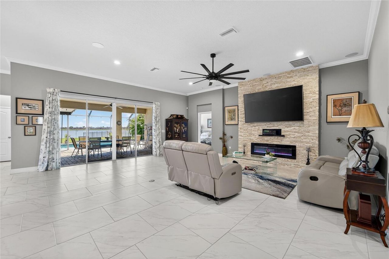 11525 Lake Lucaya Drive, Riverview, FL 33579 Photo