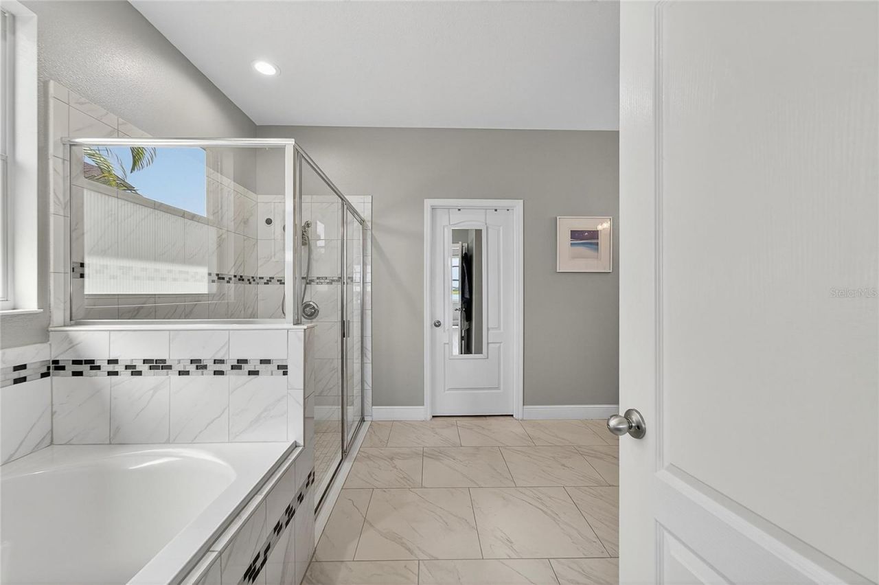 11525 Lake Lucaya Drive, Riverview, FL 33579 Photo