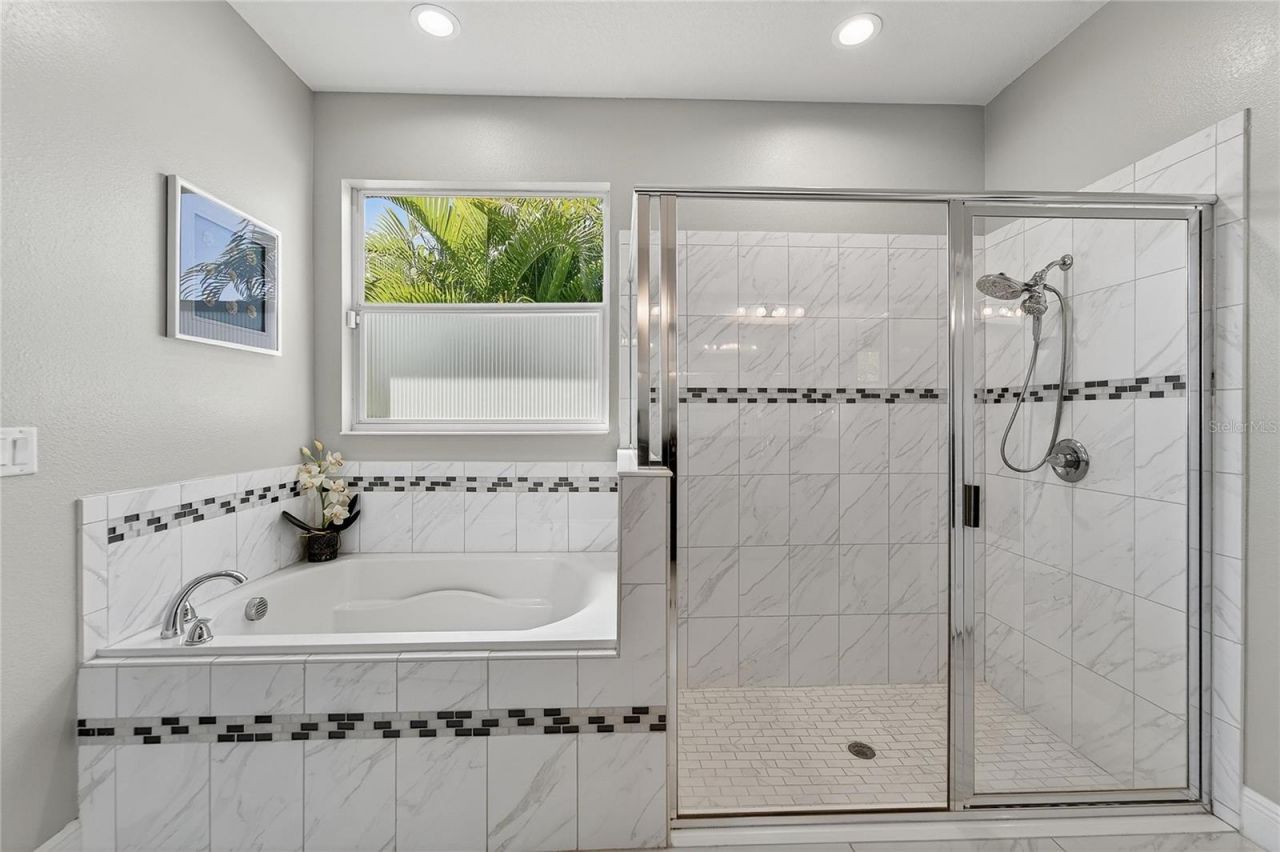 11525 Lake Lucaya Drive, Riverview, FL 33579 Photo