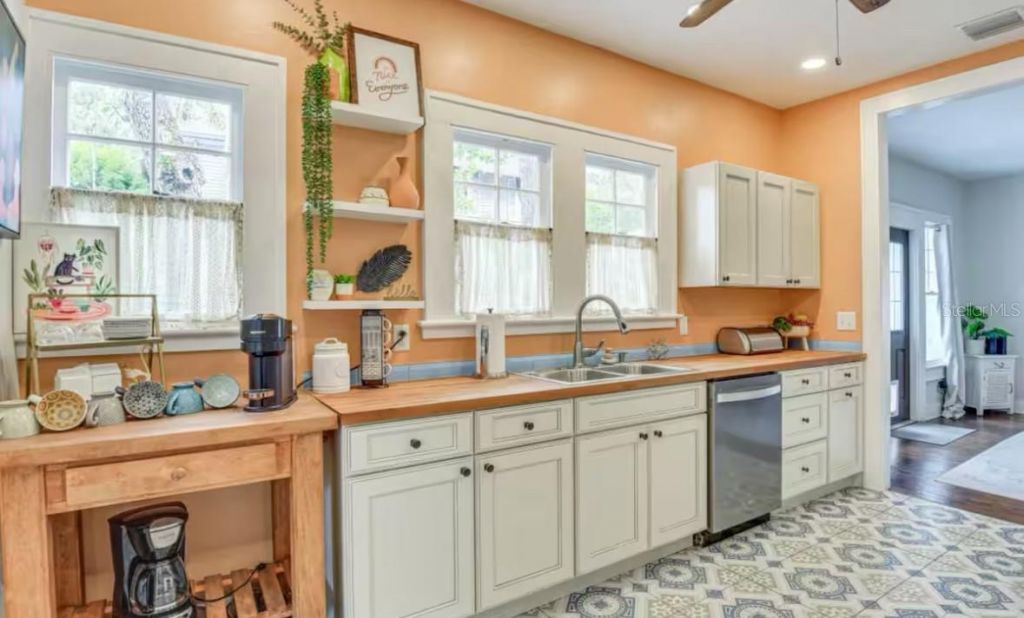 618 19th Street W, Bradenton, FL 34205 Photo