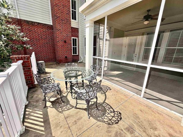 591 LEXINGTON CLUB CT, Unit 201, Memphis, TN 38117