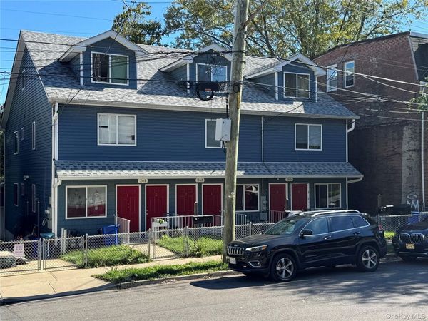 261-265 York Avenue, Staten Island, NY 10301