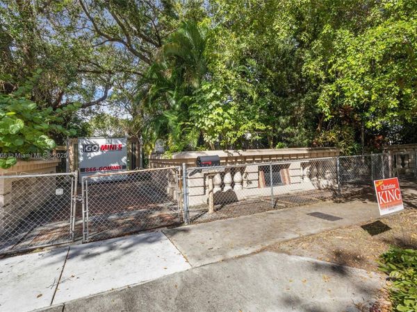 1045 NW 52nd St, Miami, FL 33127