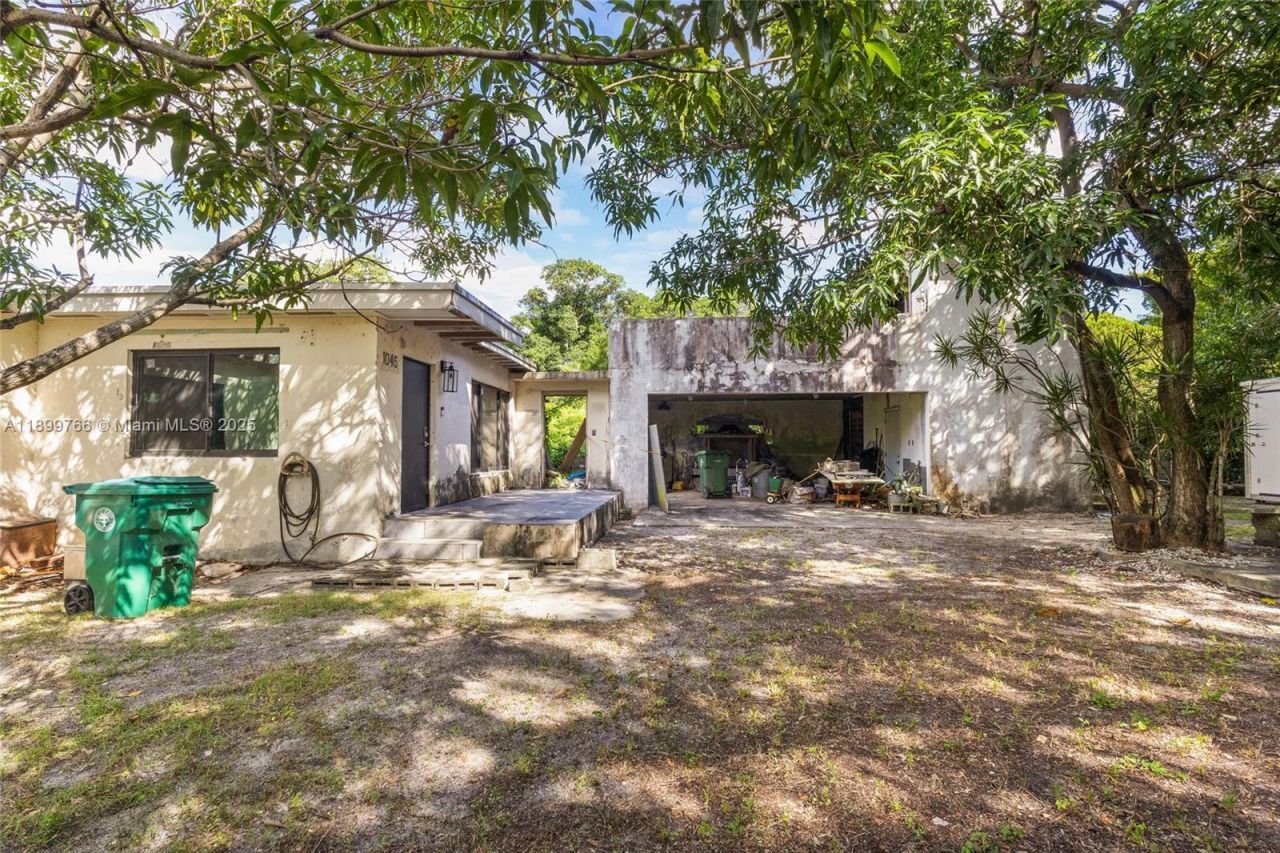 1045 NW 52nd St, Miami, FL 33127 Photo