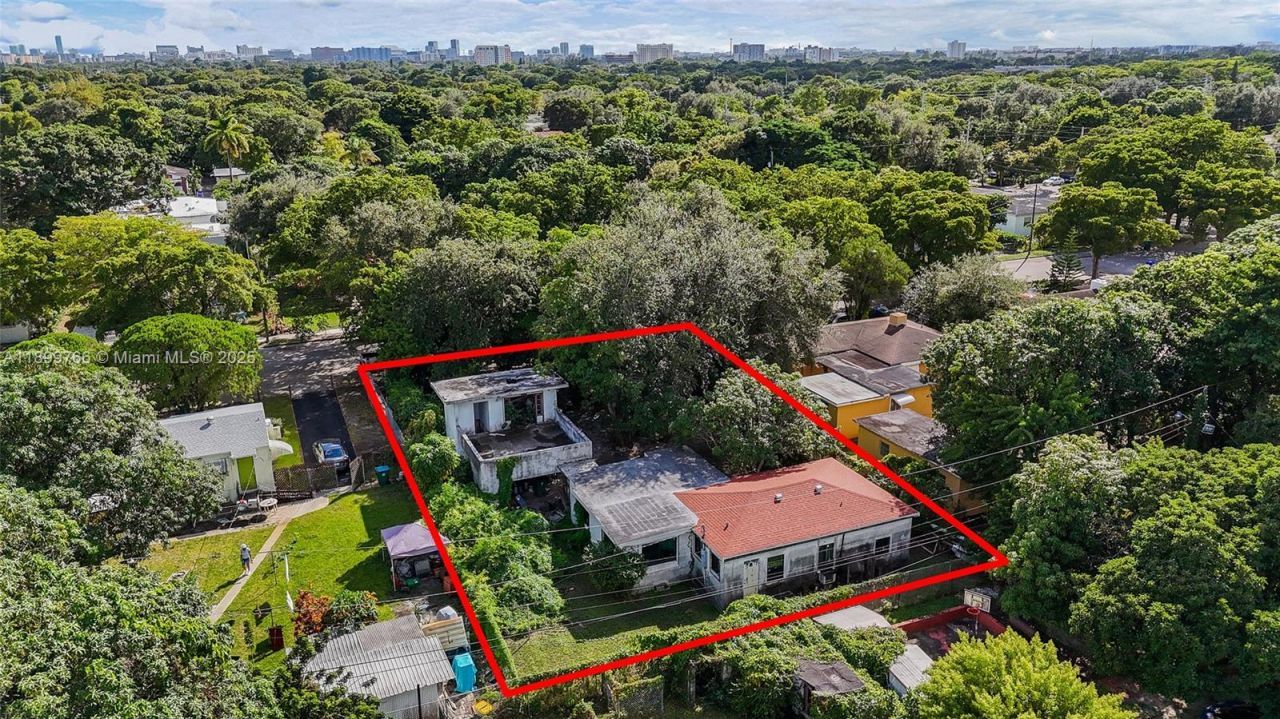 1045 NW 52nd St, Miami, FL 33127 Photo