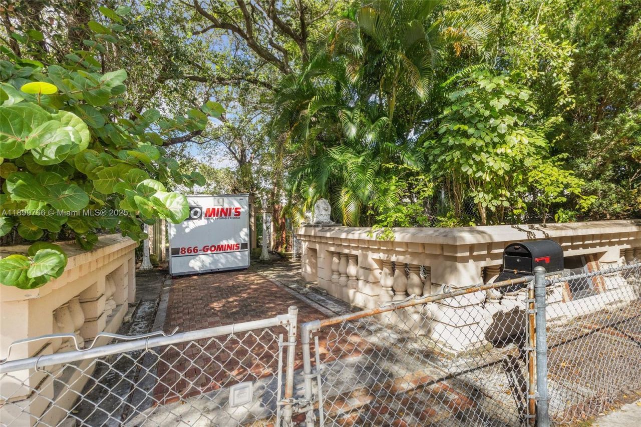 1045 NW 52nd St, Miami, FL 33127 Photo