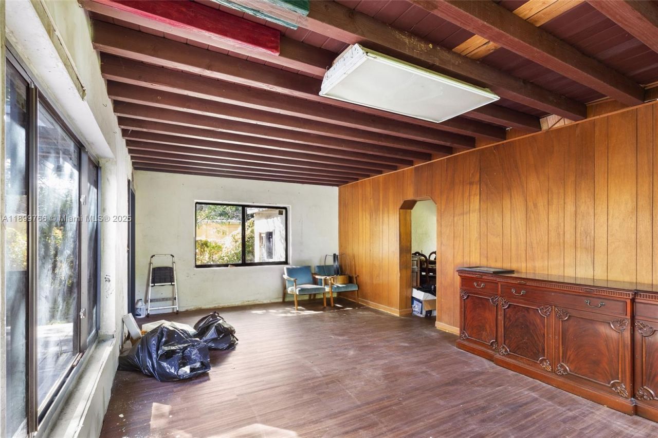 1045 NW 52nd St, Miami, FL 33127 Photo