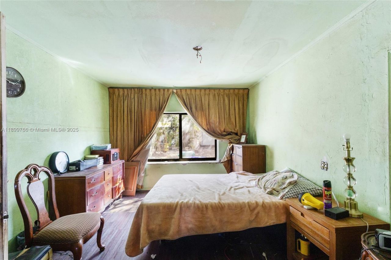 1045 NW 52nd St, Miami, FL 33127 Photo