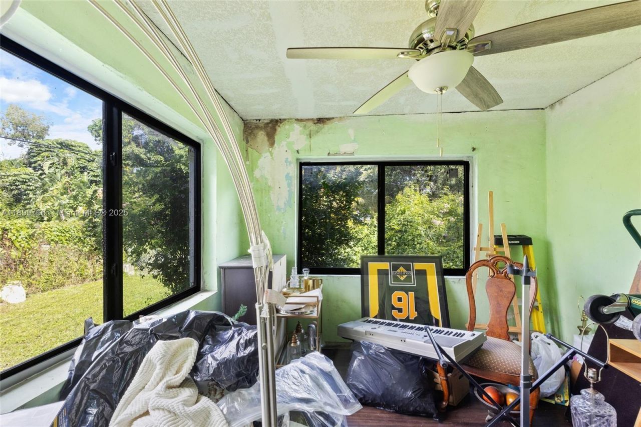 1045 NW 52nd St, Miami, FL 33127 Photo