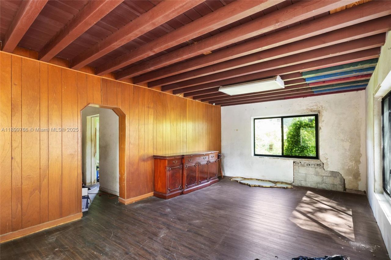 1045 NW 52nd St, Miami, FL 33127 Photo