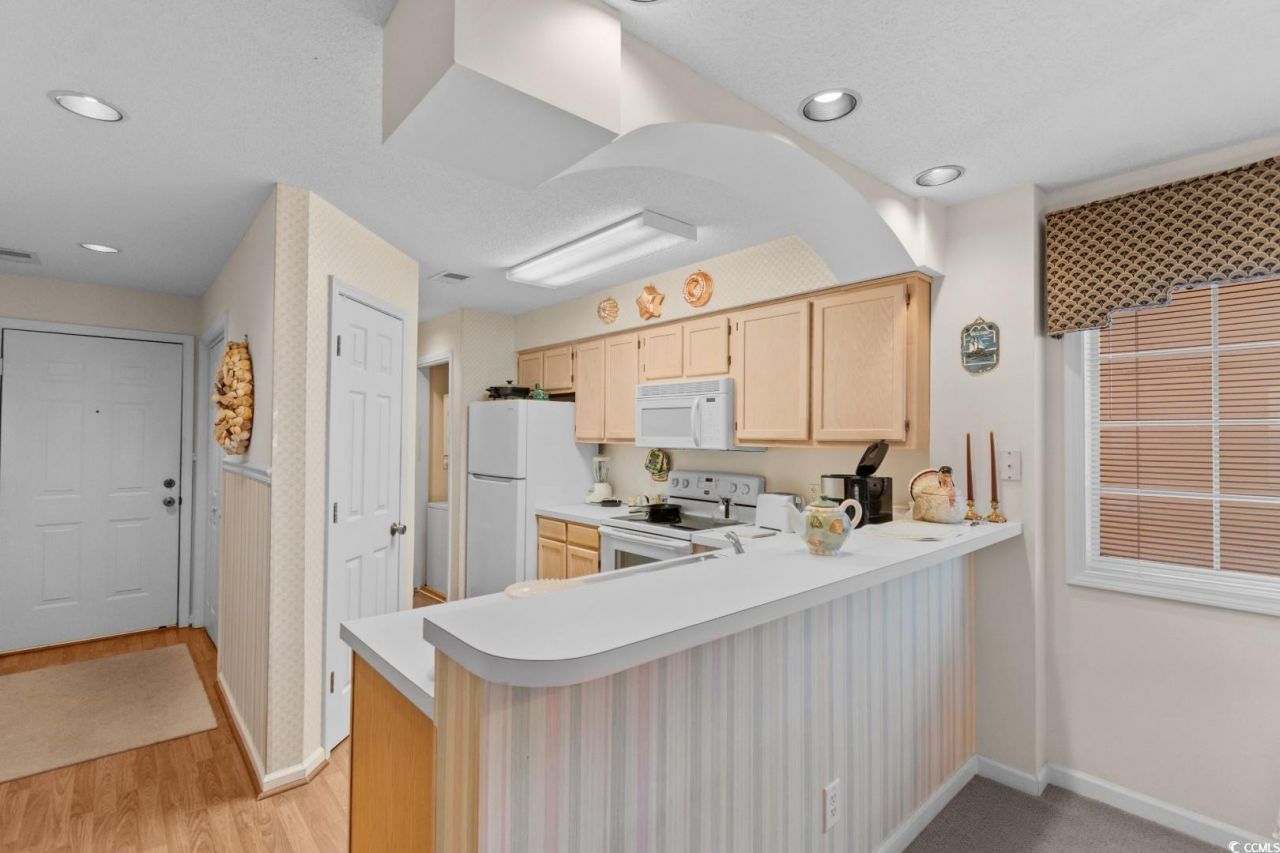 1900 Duffy St. Photo 11