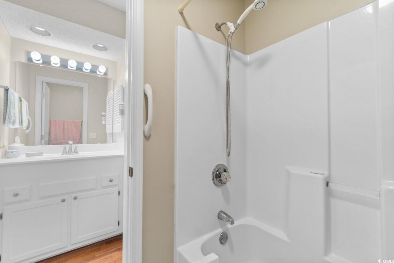 1900 Duffy St. Photo 21