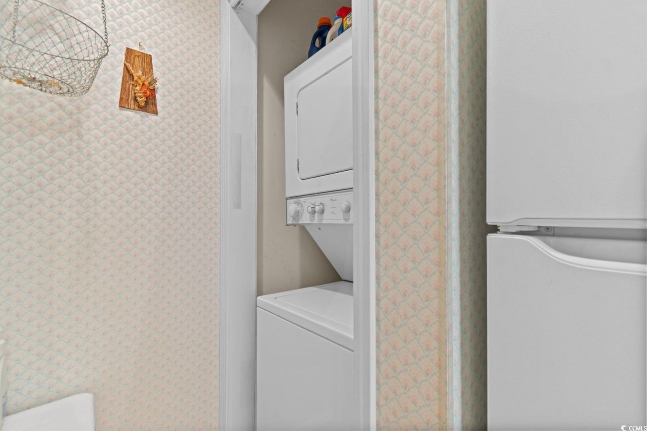 1900 Duffy St. Photo 26