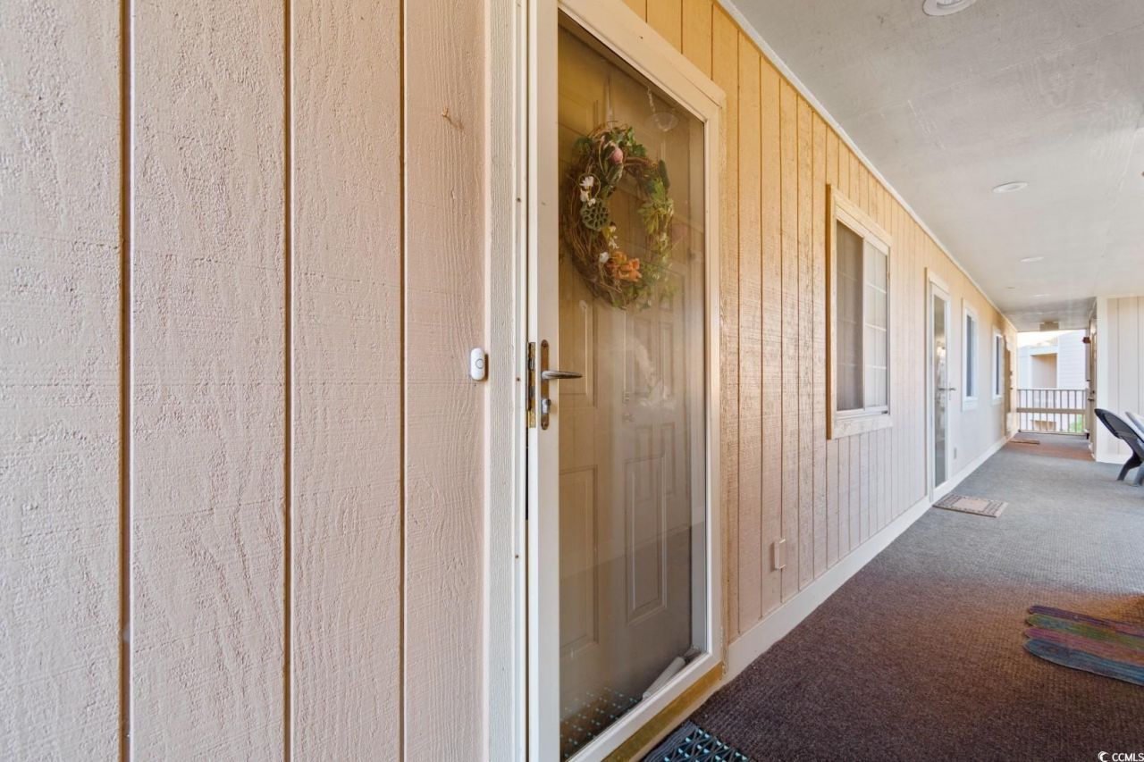 1900 Duffy St. Photo 4