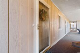 1900 Duffy St. photo 4