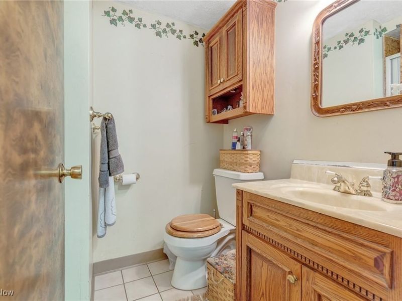 4666 Brendan Circle, North Olmsted, OH 44070 Photo 14