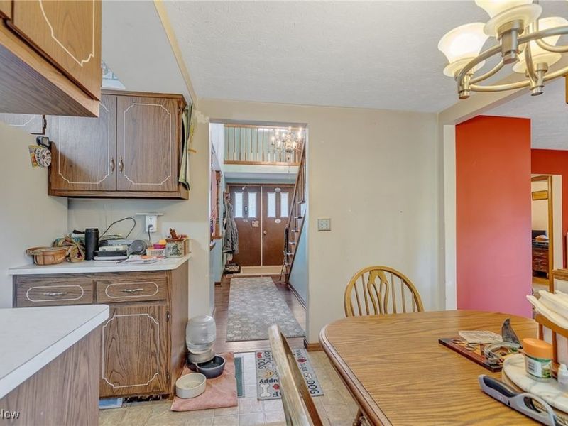 4666 Brendan Circle, North Olmsted, OH 44070 Photo 9