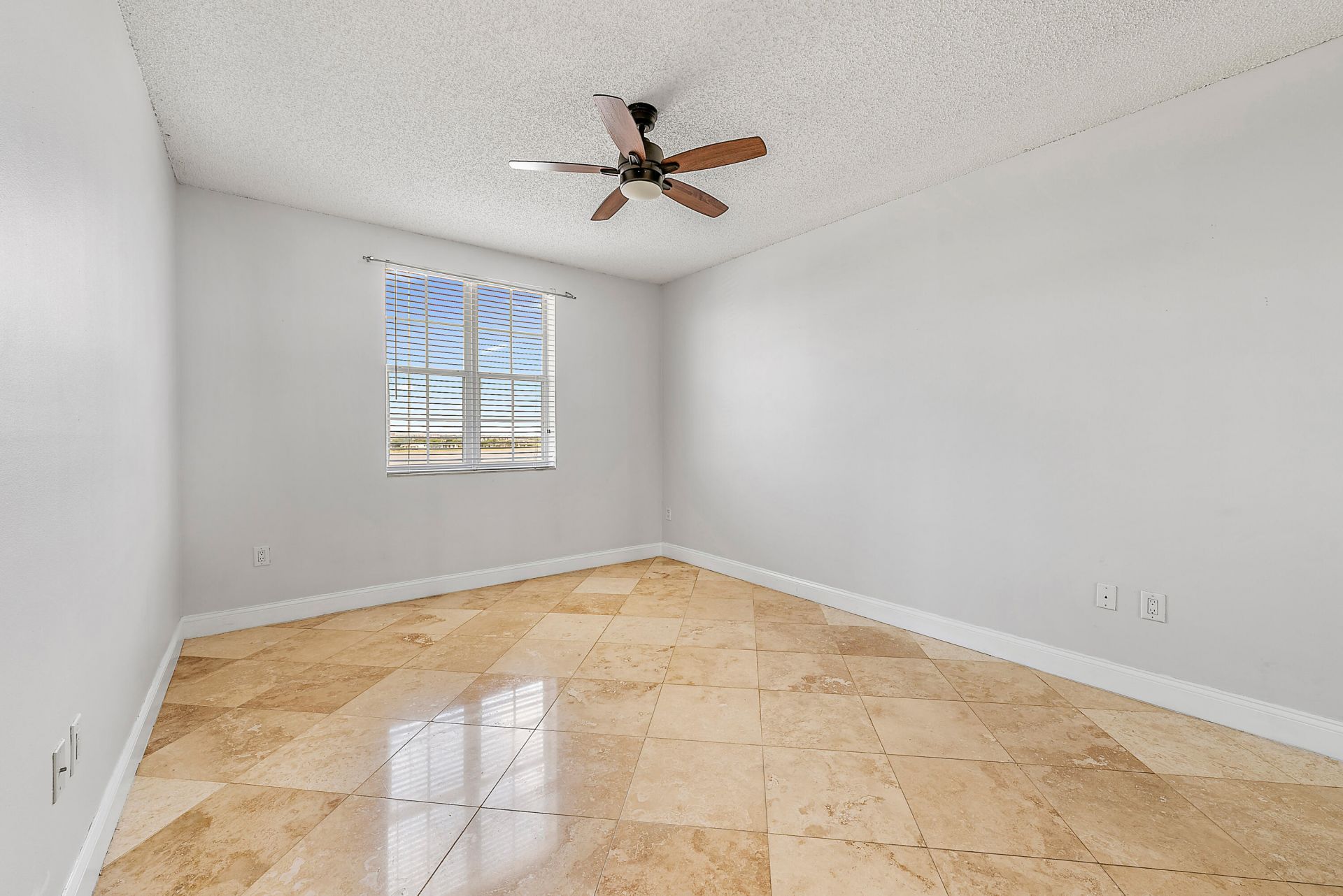 616 Clearwater Park Road, Unit 913, West Palm Beach, FL 33401 Photo