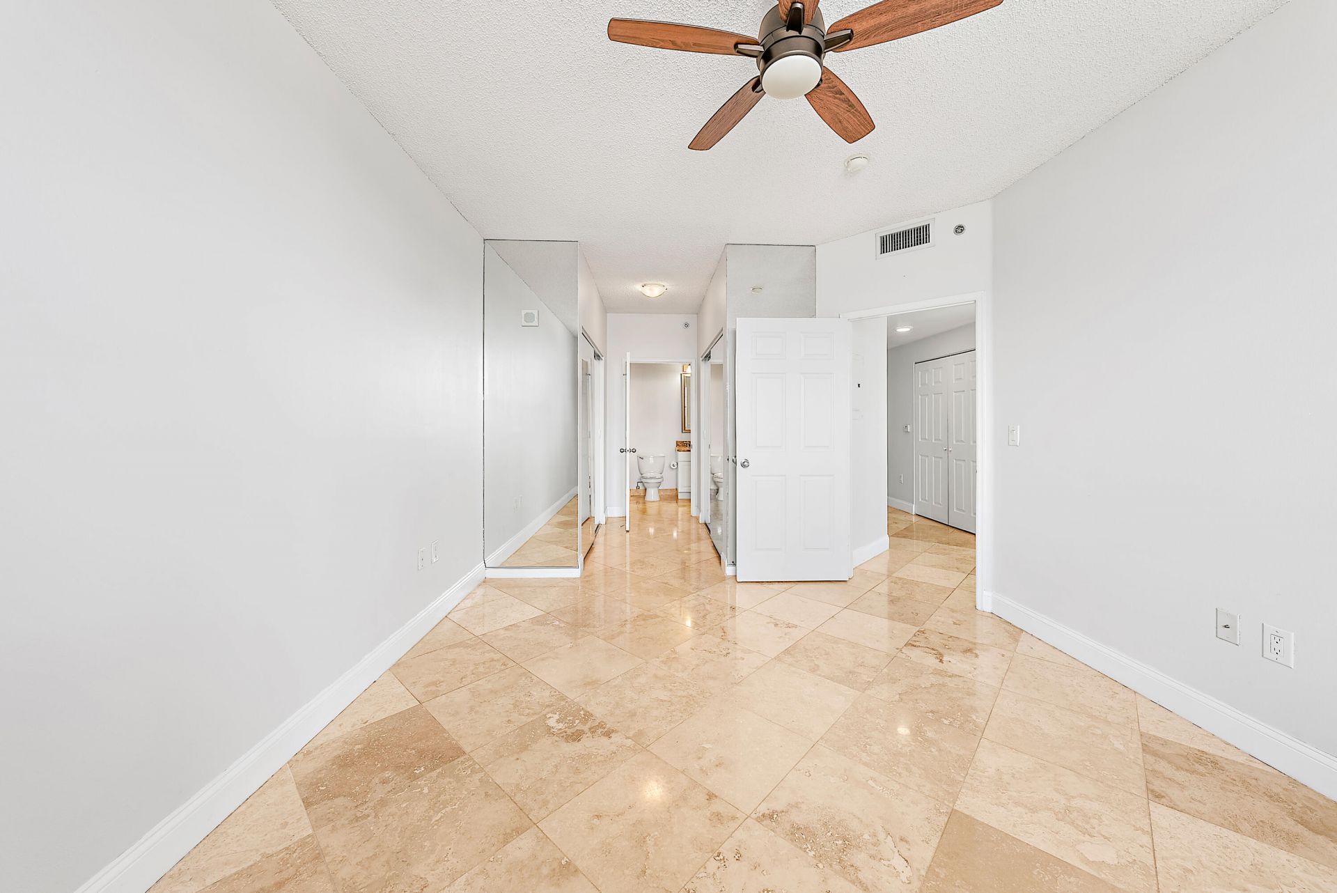 616 Clearwater Park Road, Unit 913, West Palm Beach, FL 33401 Photo