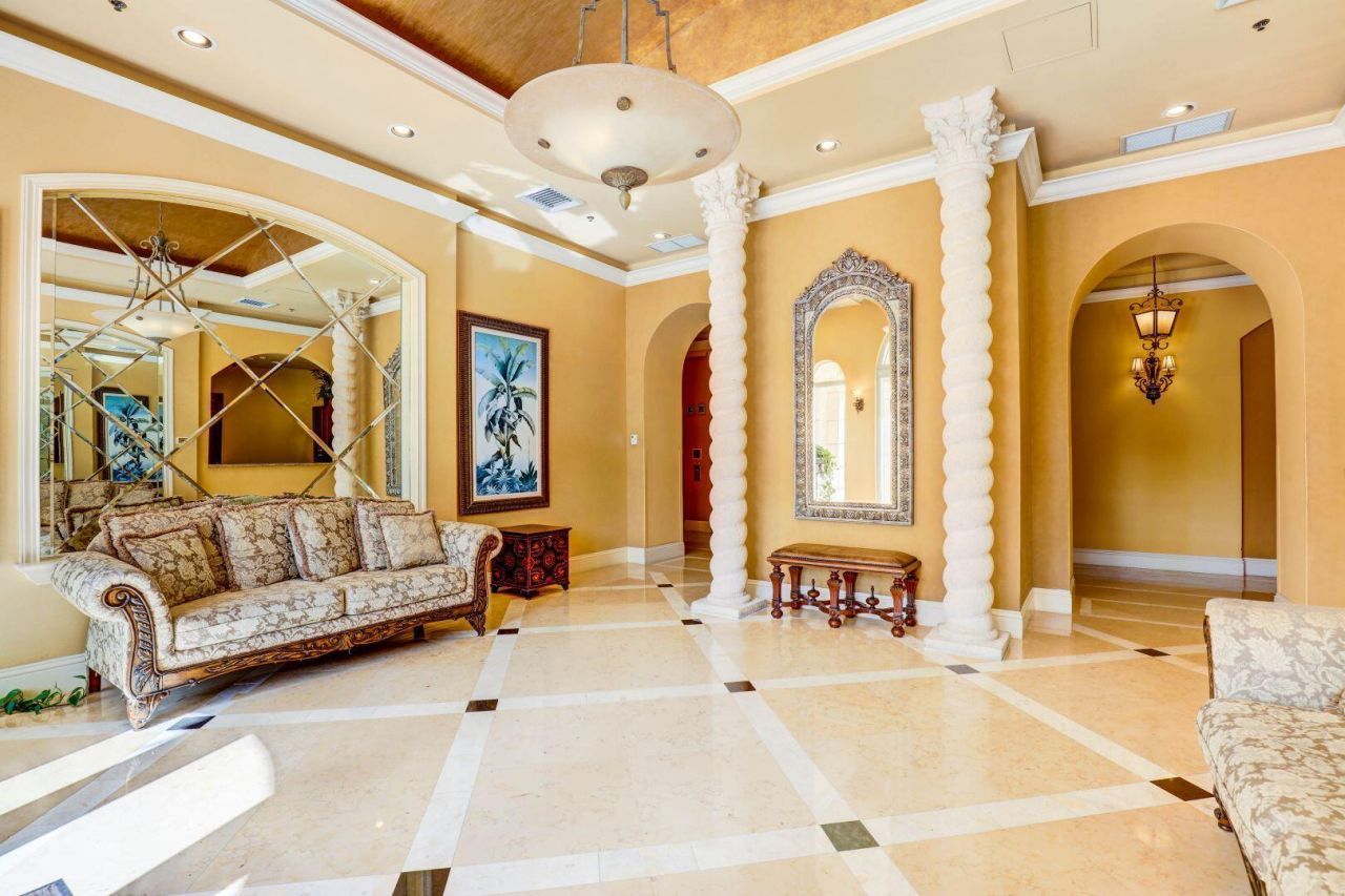 616 Clearwater Park Road, Unit 913, West Palm Beach, FL 33401 Photo