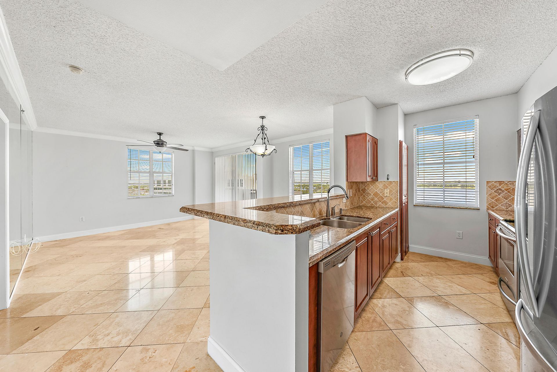 616 Clearwater Park Road, Unit 913, West Palm Beach, FL 33401 Photo