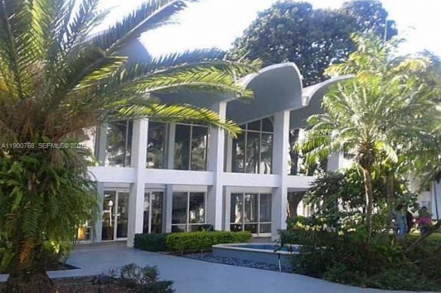494 NW 165th St Rd, Unit C-602, Miami, FL 33169 Photo
