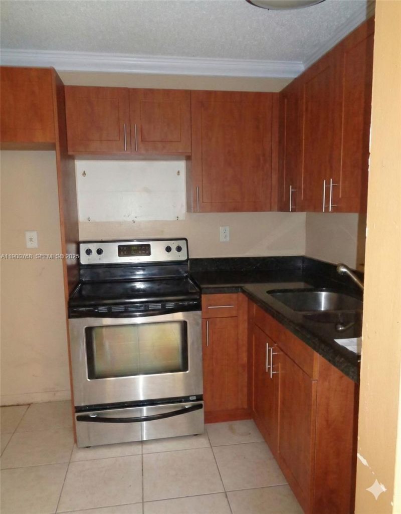 494 NW 165th St Rd, Unit C-602, Miami, FL 33169 Photo