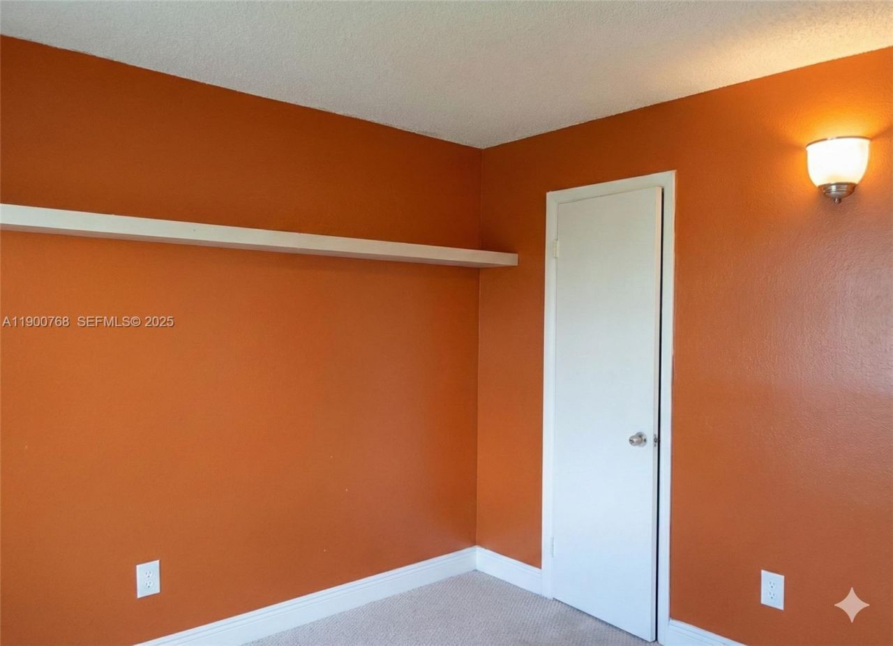 494 NW 165th St Rd, Unit C-602, Miami, FL 33169 Photo