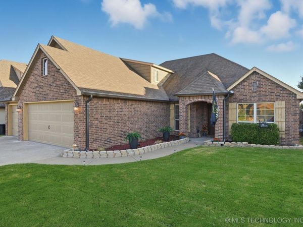 7404 E 83rd Street North, Owasso, OK 74055