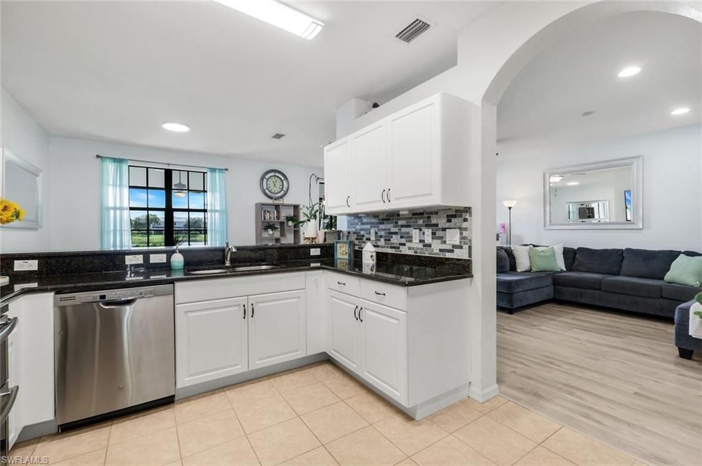 15239 Summit Place Cir, Unit 246, Naples, FL 34119 Photo