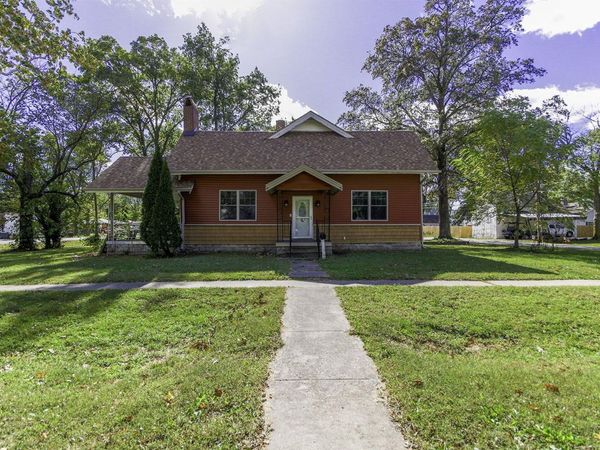 318 E Barnes Street, Centralia, MO 65240