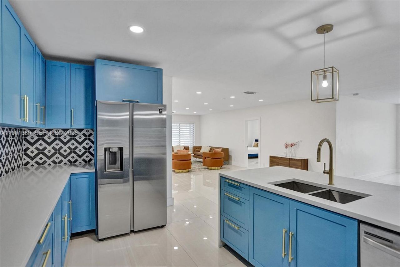 1141 N Northlake Dr, Hollywood, FL 33019 Photo