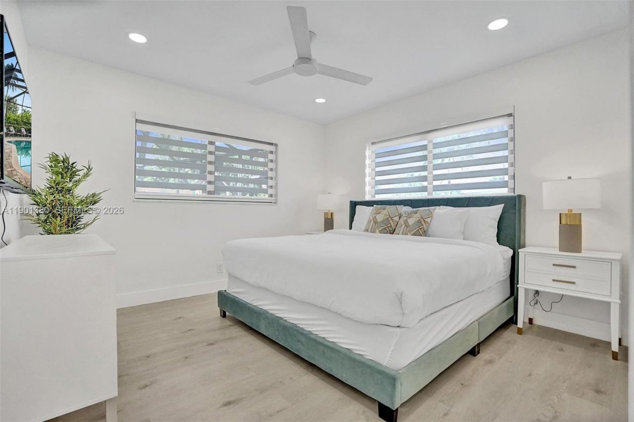 1141 N Northlake Dr, Hollywood, FL 33019 Photo