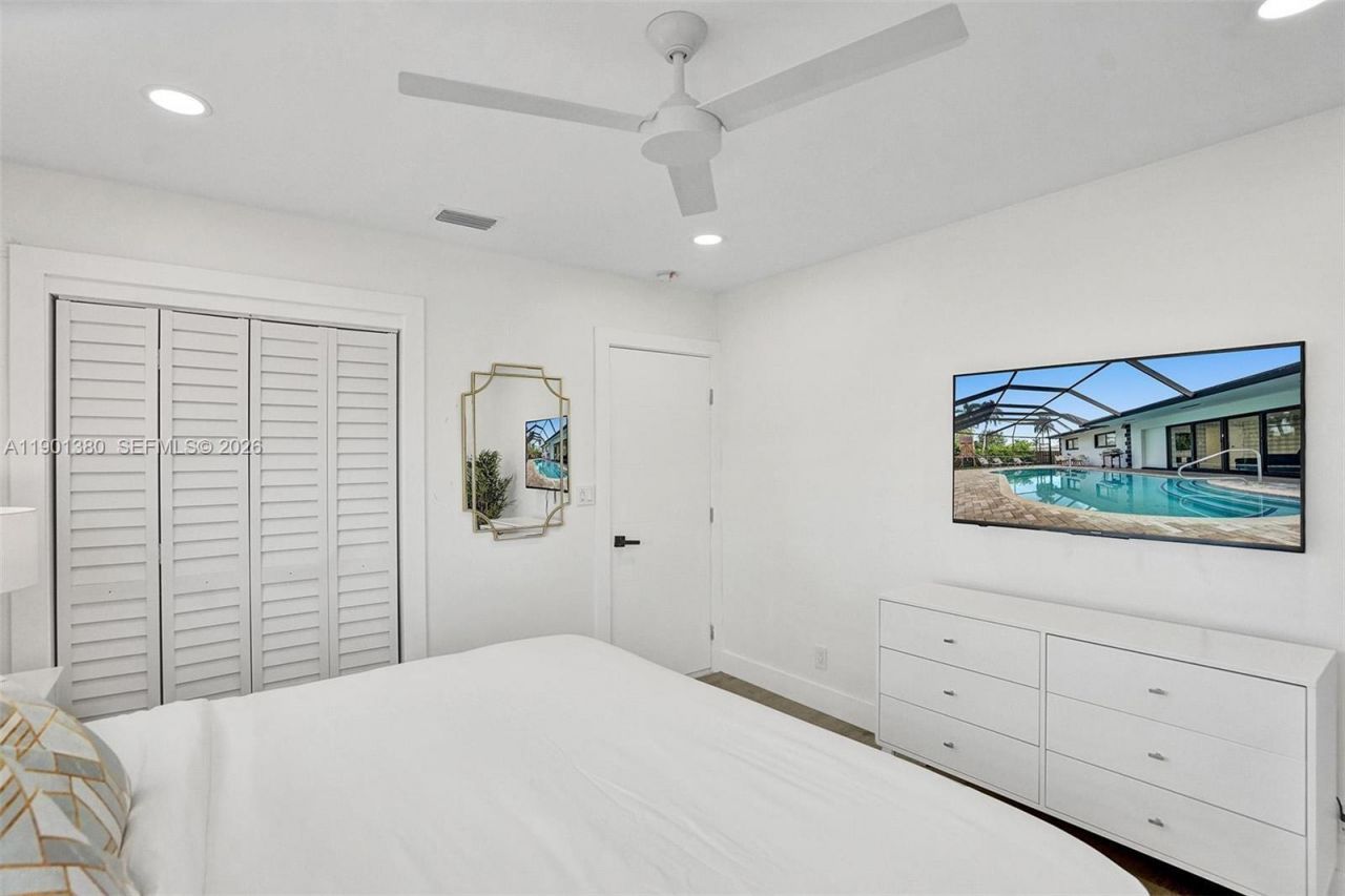 1141 N Northlake Dr, Hollywood, FL 33019 Photo
