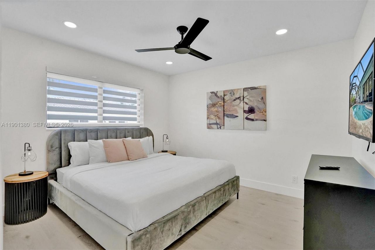 1141 N Northlake Dr, Hollywood, FL 33019 Photo