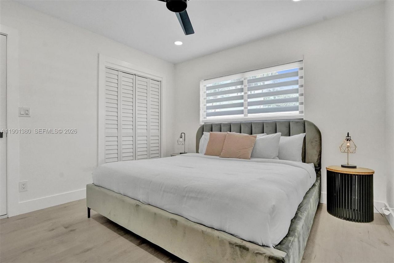 1141 N Northlake Dr, Hollywood, FL 33019 Photo