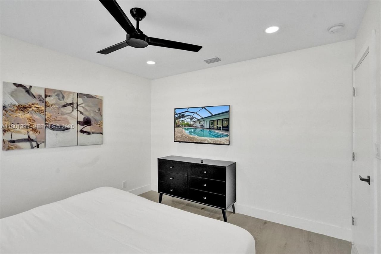 1141 N Northlake Dr, Hollywood, FL 33019 Photo