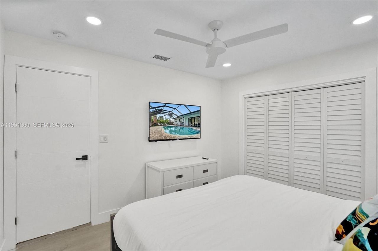 1141 N Northlake Dr, Hollywood, FL 33019 Photo