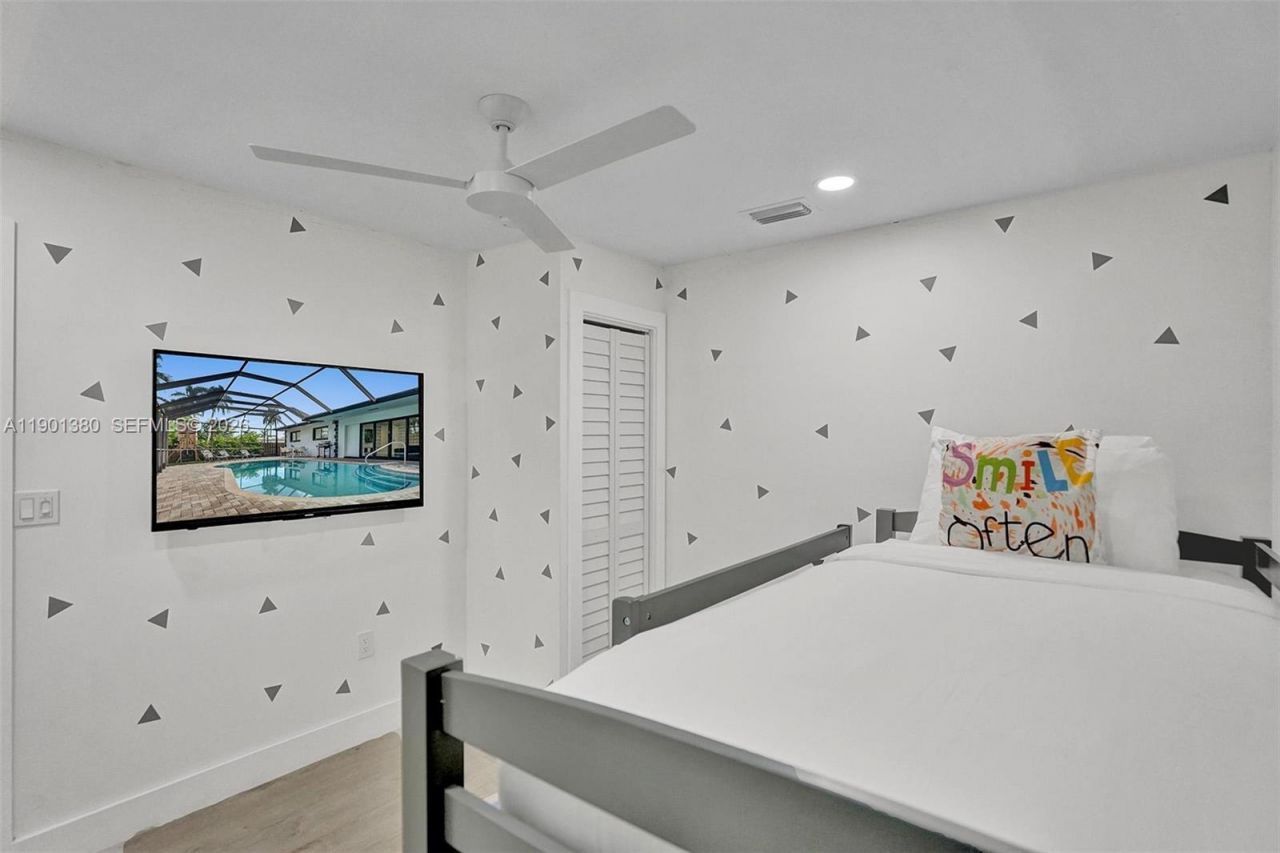 1141 N Northlake Dr, Hollywood, FL 33019 Photo