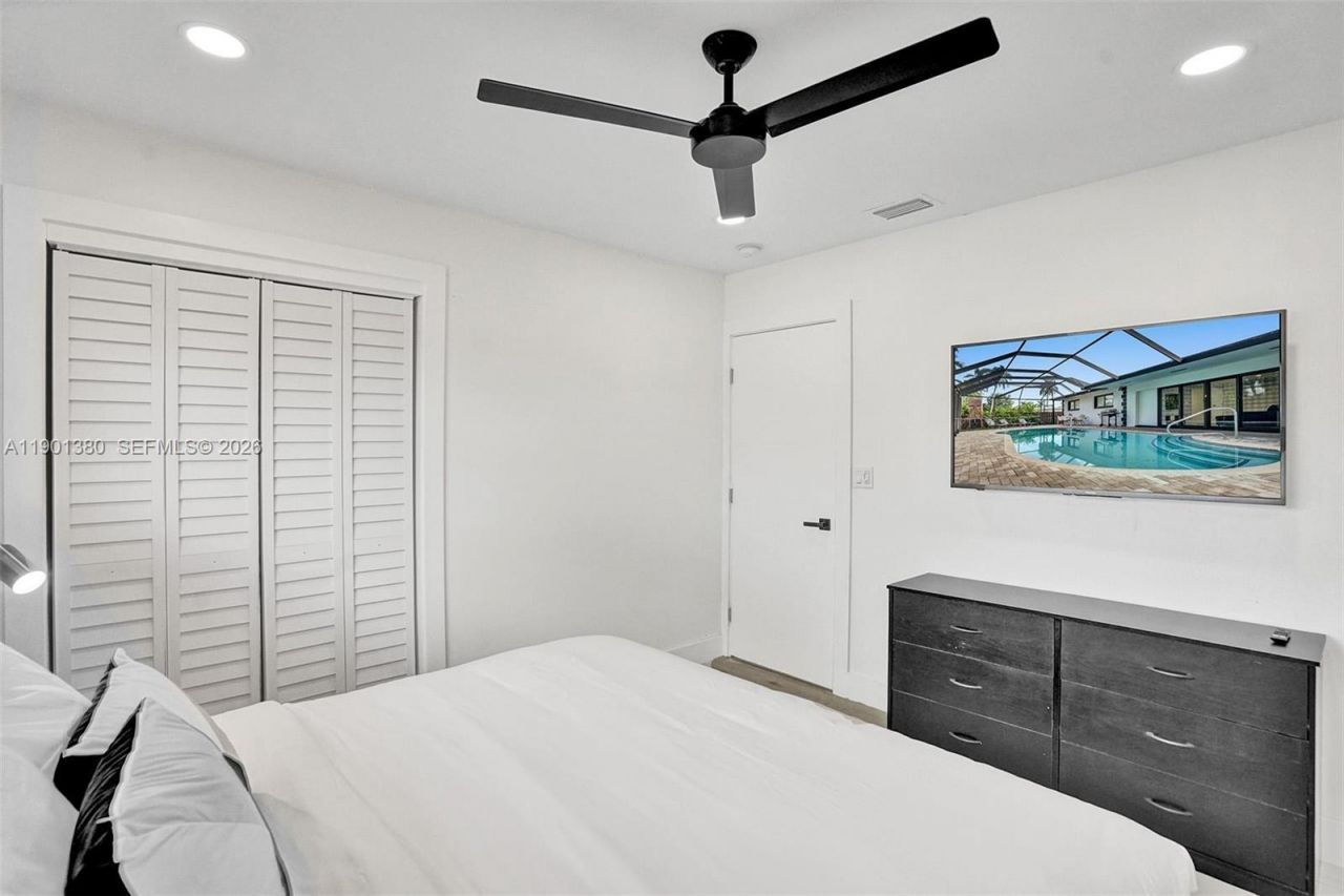 1141 N Northlake Dr, Hollywood, FL 33019 Photo