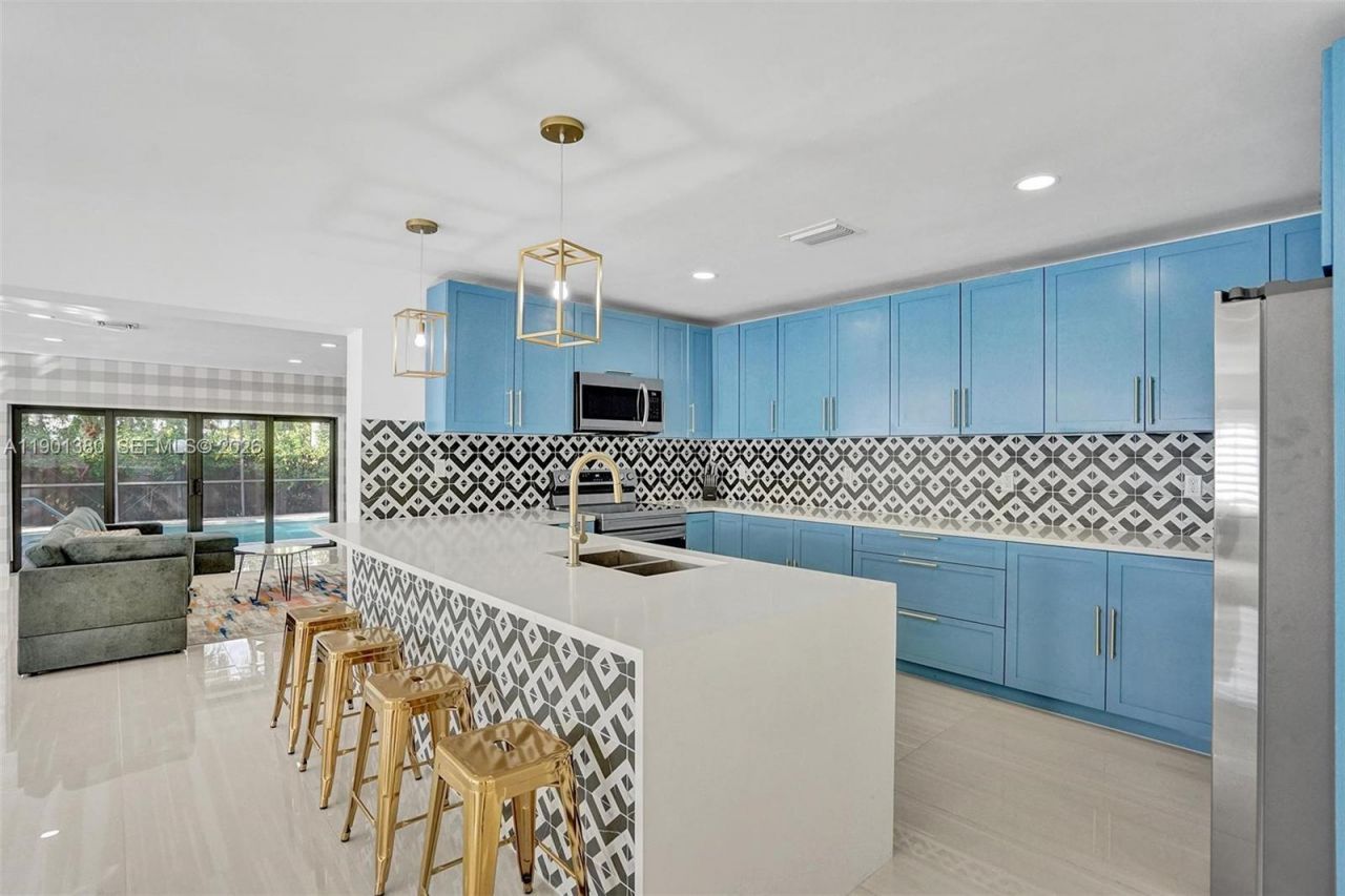 1141 N Northlake Dr, Hollywood, FL 33019 Photo