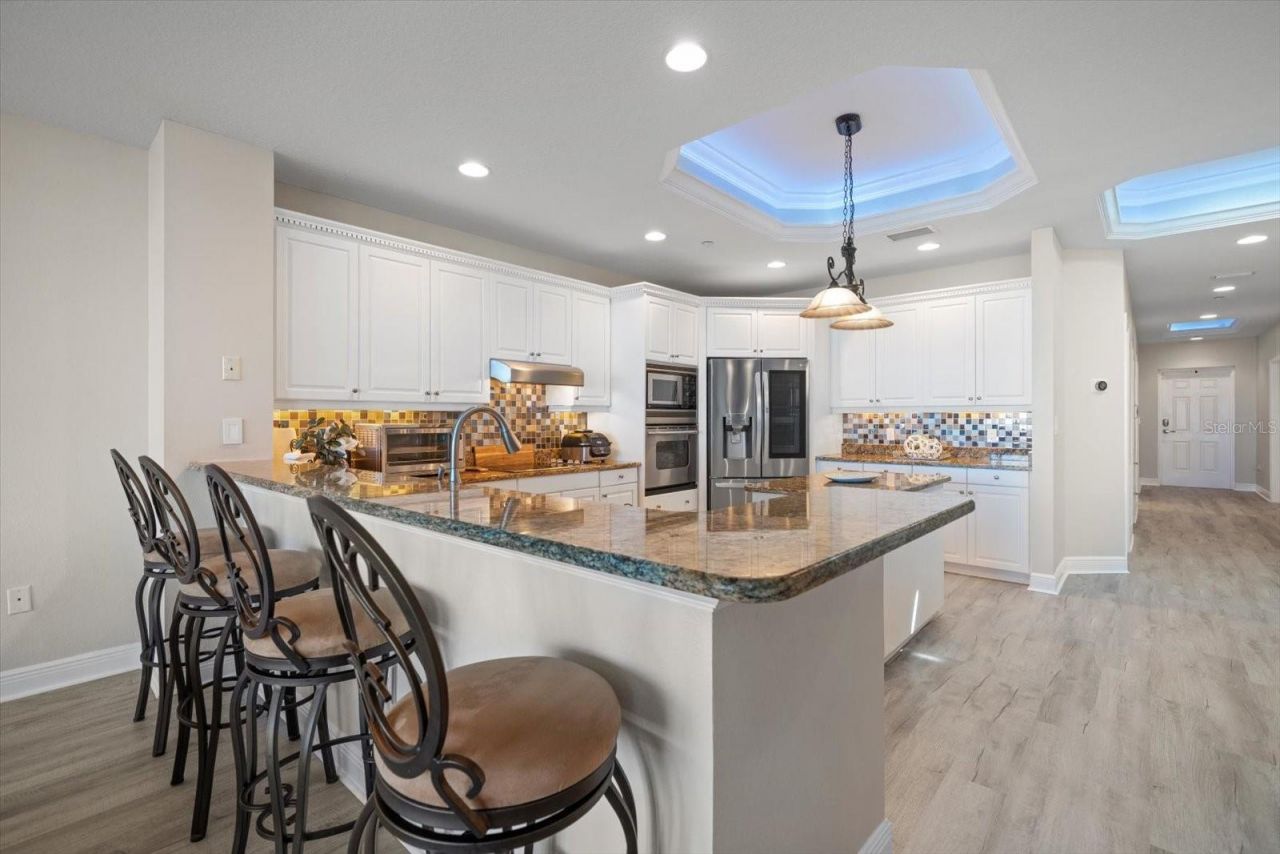 17745 Gulf Boulevard, Unit 702, Redington Shores, FL 33708 Photo