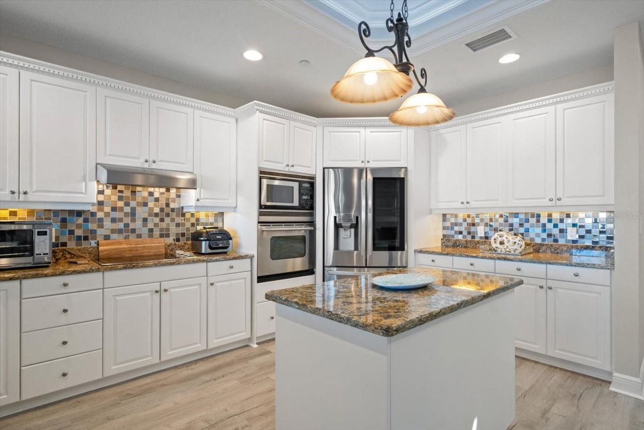 17745 Gulf Boulevard, Unit 702, Redington Shores, FL 33708 Photo