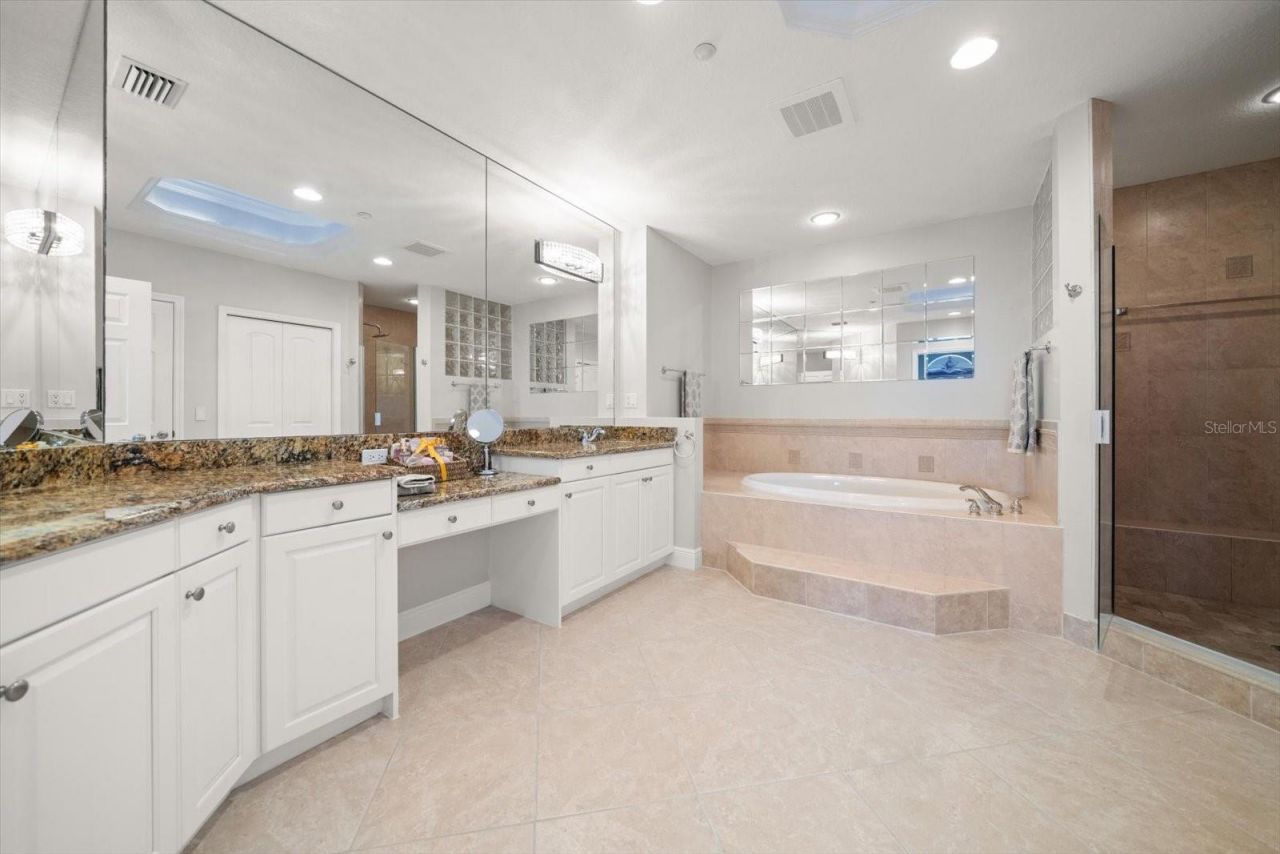 17745 Gulf Boulevard, Unit 702, Redington Shores, FL 33708 Photo