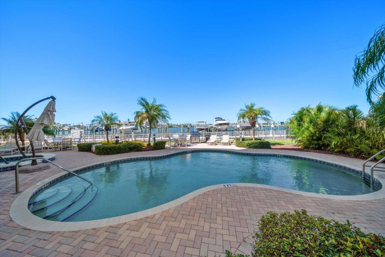 17745 Gulf Boulevard, Unit 702, Redington Shores, FL 33708 Photo