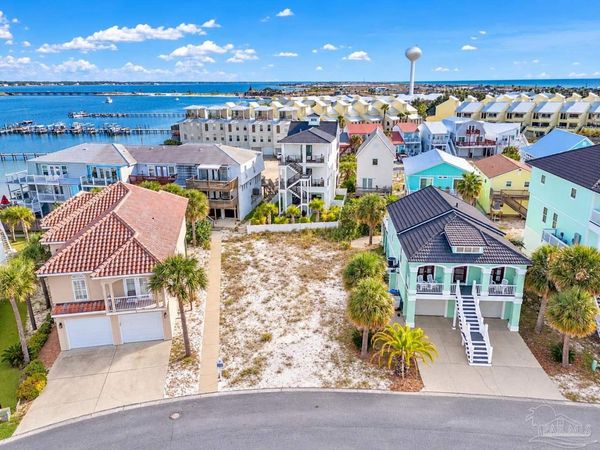 1428 Sonata Ct, Navarre Beach, FL 32566