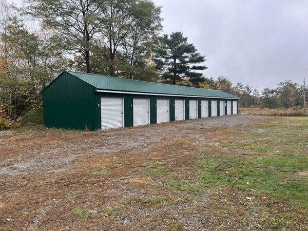 688 White School House Road, Madison, ME 04950