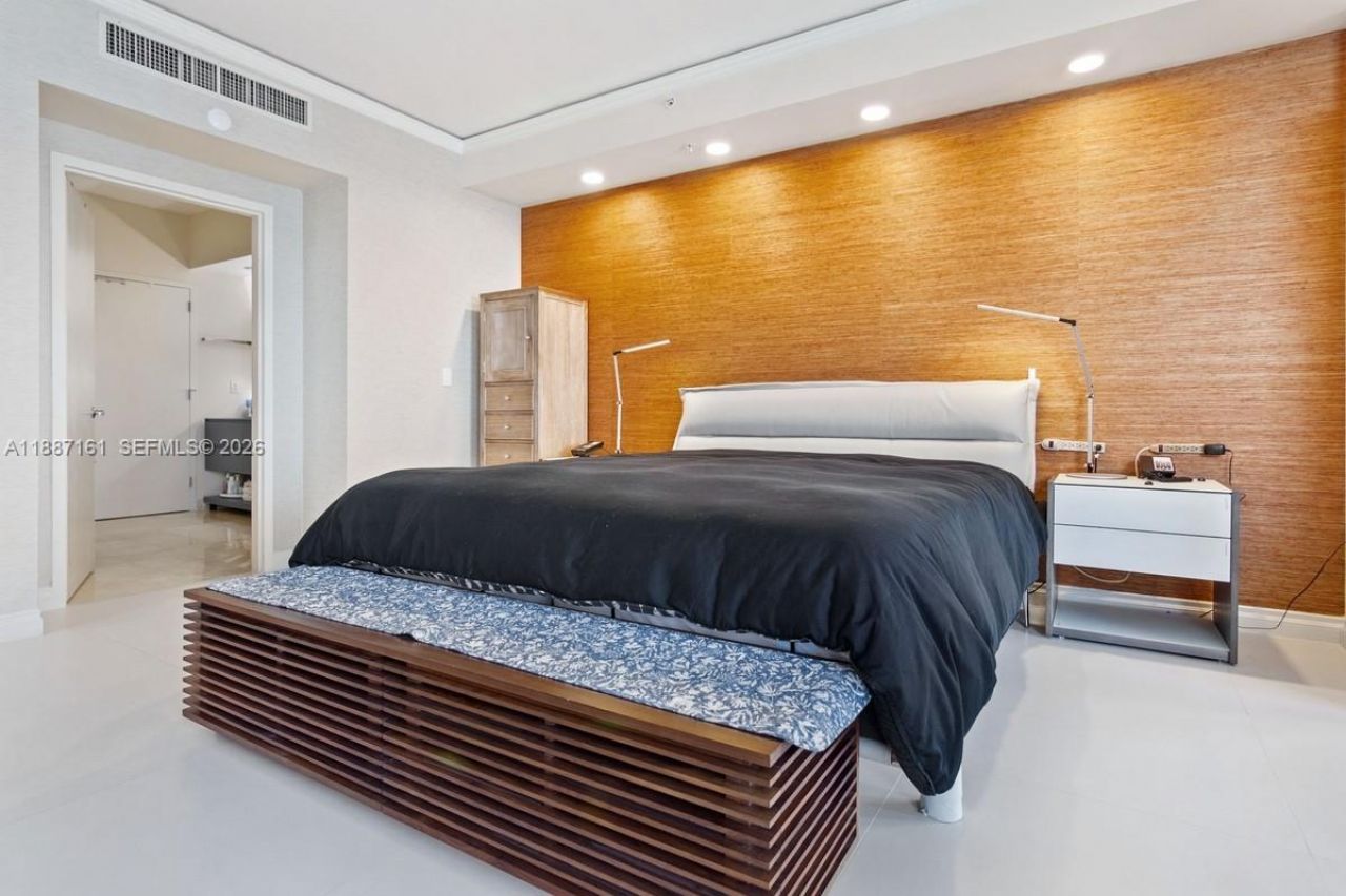 18001 E Collins Ave, Unit 2209, Sunny Isles Beach, FL 33160 Photo