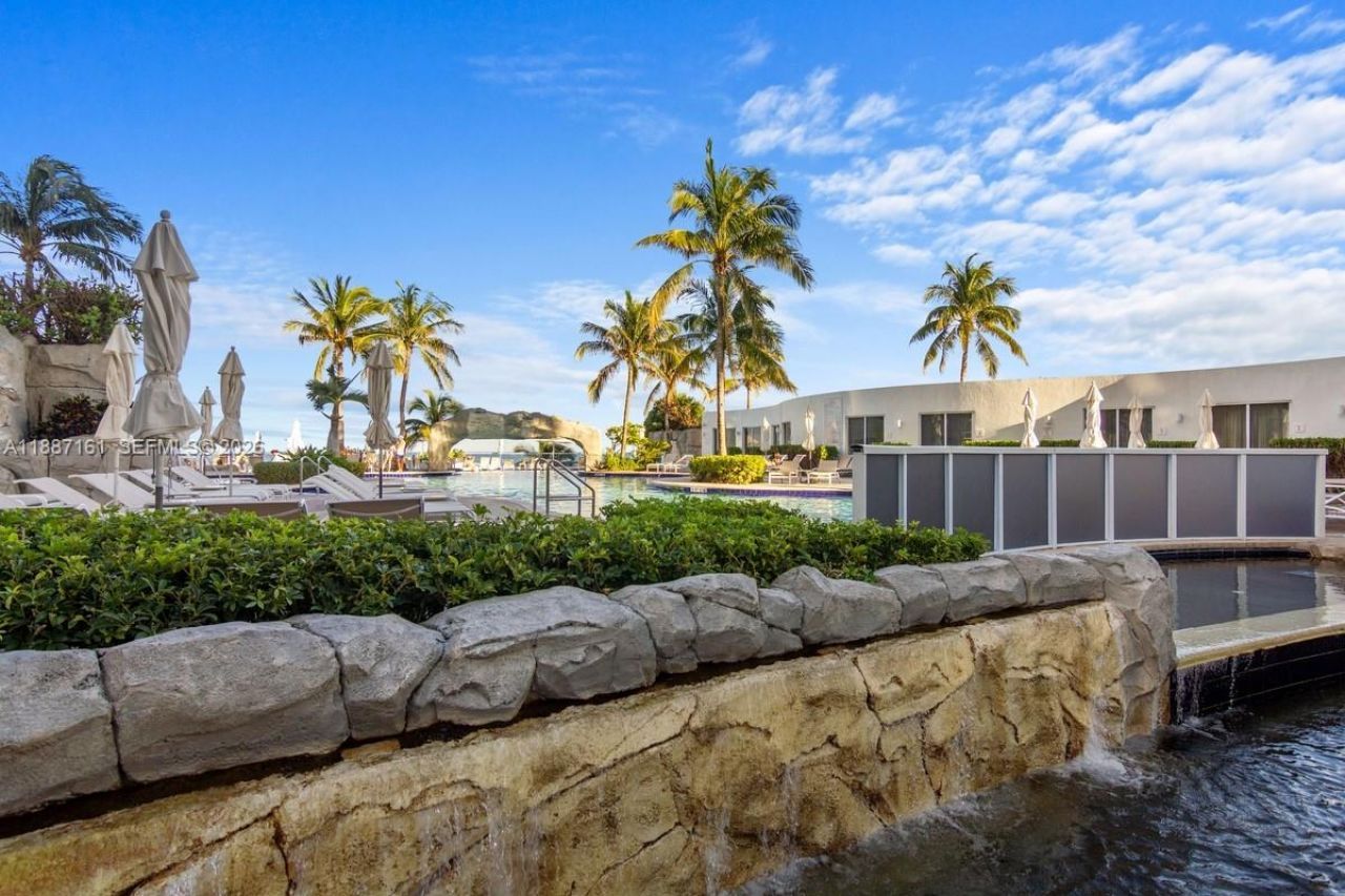 18001 E Collins Ave, Unit 2209, Sunny Isles Beach, FL 33160 Photo